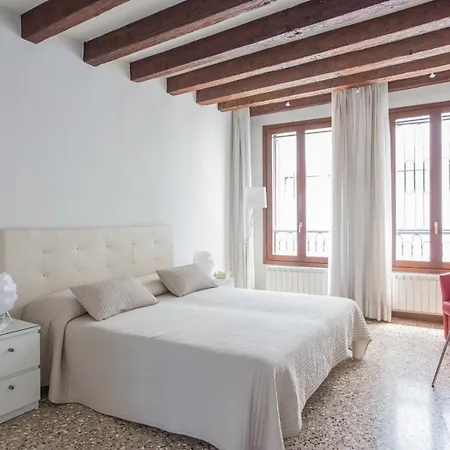 Ca Della Regina * Venice